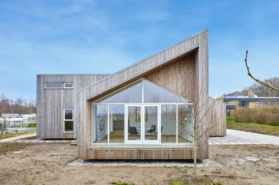 Een til Een, Biological House, danish architecture, green design, green architecture, eco-friendly buildings, Kebony technology, upcycled materials, sustainable construction, sustainable design, natural materials, upcycled agricultural materials, green building materials, sustainable home design, danish sustainable homes