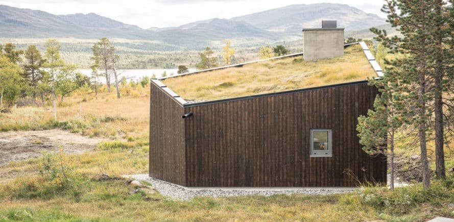 Viewpoint Granasjøen, Bergersen Arkitekter AS, Norway, shelter, wood cabin, green roof, green architecture, sliding doors, fireplace, summer house, flexible space