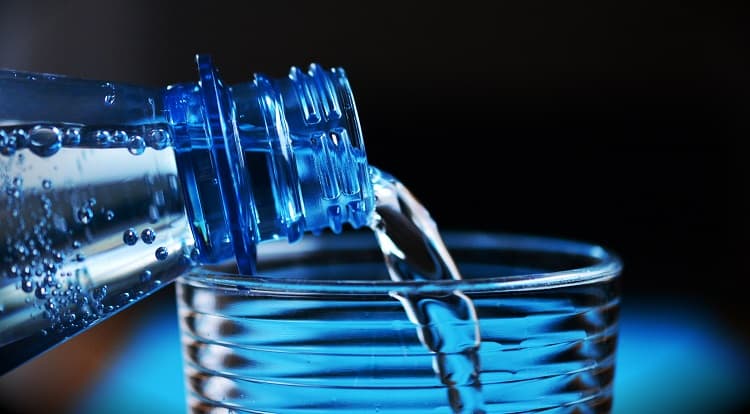 woda plastikowa butelka