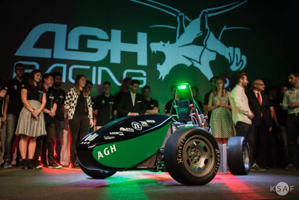 Zespół AGH Racing zbudował swój pierwszy bolid wyścigowy o napędzie elektrycznym fot. Sabina Szkarłat KSAF AGH 3
