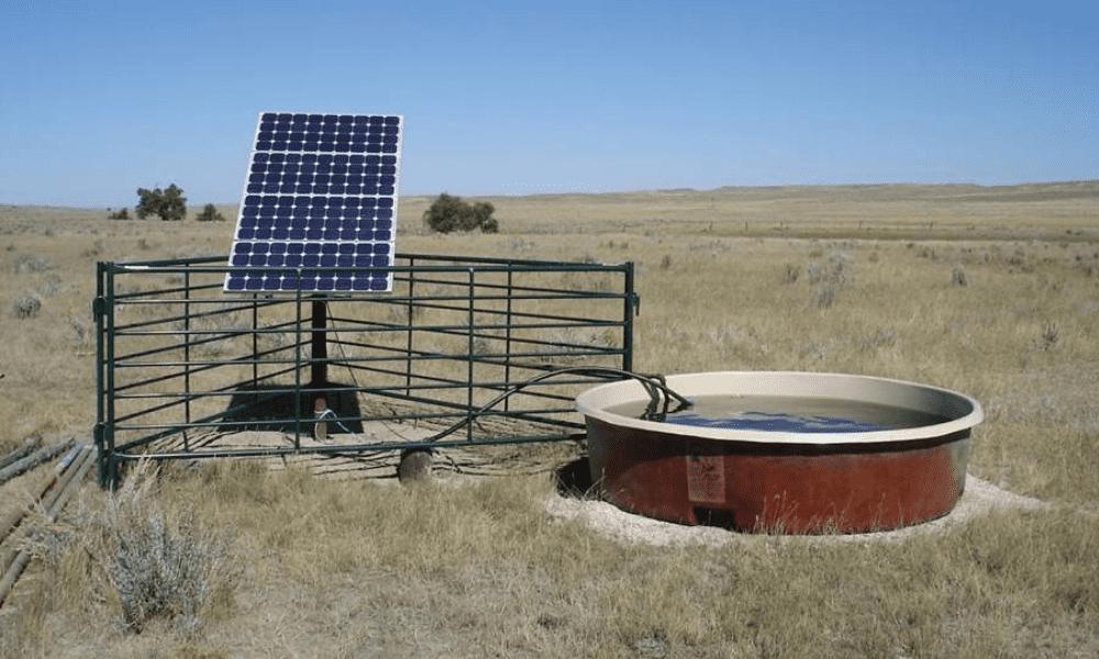 Pompa wodna zasilana panelami słonecznymi