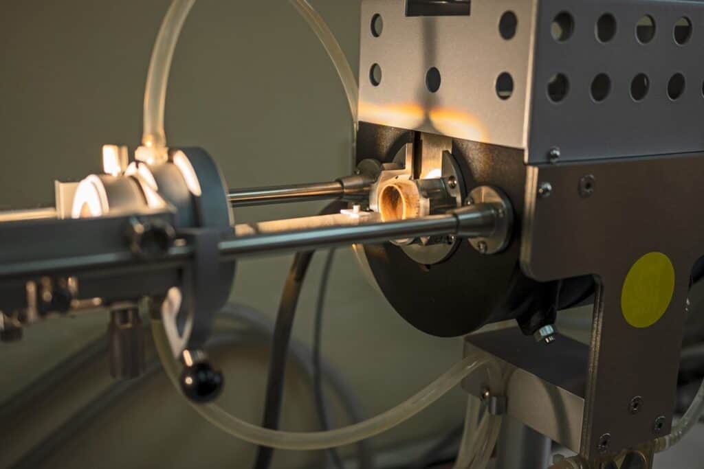 Badaczka z AGH wykorzystuje fusy z kawy do stworzenia nowatorskich materialow ceramicznych o wlasciwosciach termoizolacyjnych 3