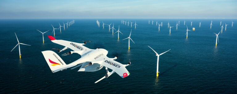 Drony dostarczą części dla morskich farm wiatrowych