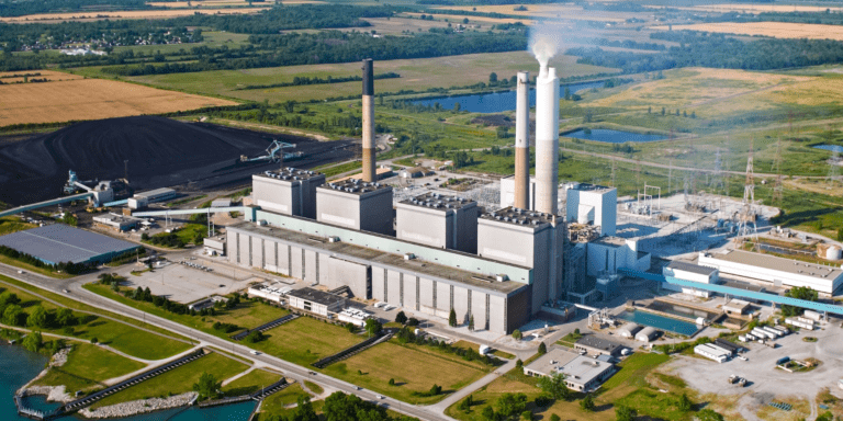 Wyłączenia elektrowni w Polsce, OZE stabilizują sieć. Czy grozi nam blackout?