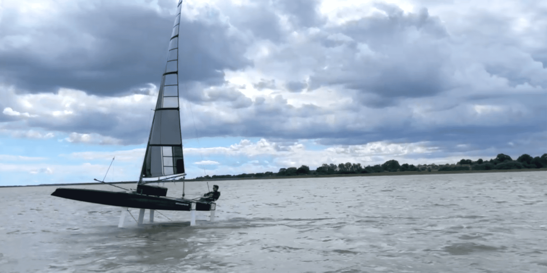 „Latający jacht” produkuje wodór na morzu po raz pierwszy na świecie