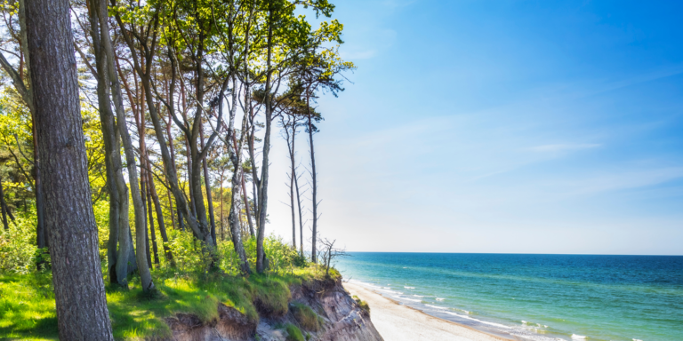 Jak globalne ocieplenie zmieni polskie plaże? W ostatniej dekadzie poziom Bałtyku wzrósł o niemal 5 cm