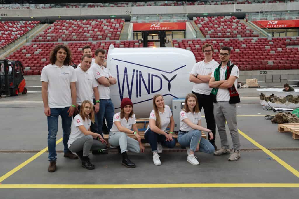 Studenci krakowskiej AGH stworzyli pionierską turbinę wiatrową z trzema generatorami