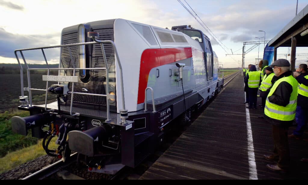 The first Polish hydrogen locomotive undergoes tests.  He'll start at work