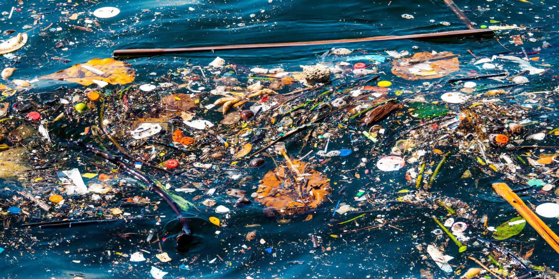 Gdzie pływa najwięcej śmieci? Oto najbardziej zanieczyszczone wody świata